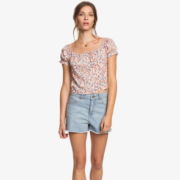 🔥ROXY Kissing The Swell Denim Shorts🔥 - Picture 2 of 9